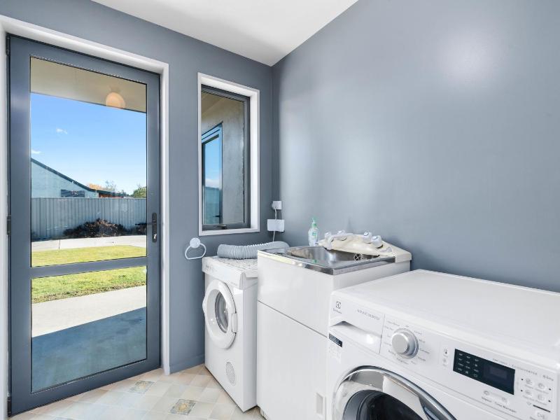 Mount Iron Magic - Wanaka Holiday Home - image 6