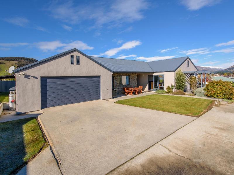 Mount Iron Magic - Wanaka Holiday Home - image 15
