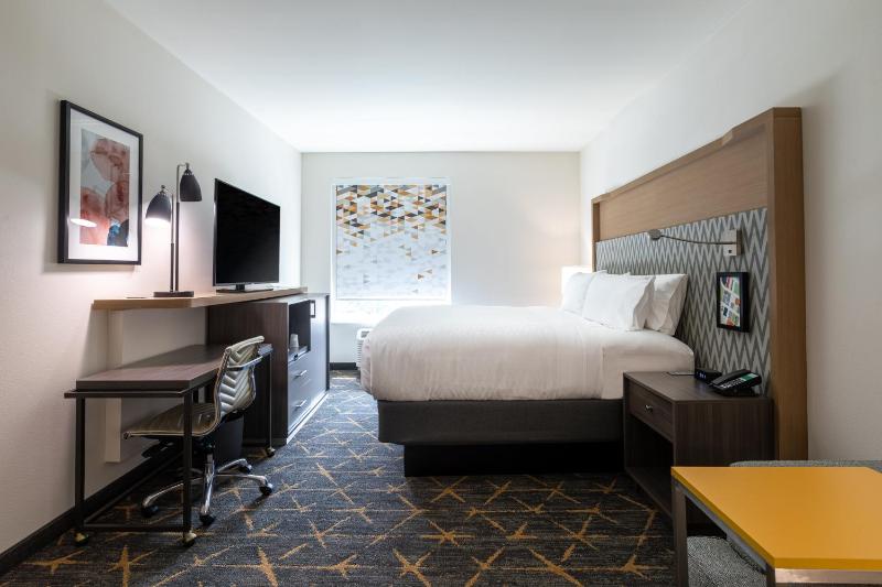 King Suite with Sofa Bed image 2