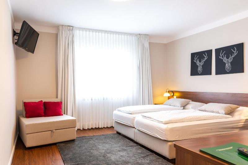 One-Bedroom Apartment image 1