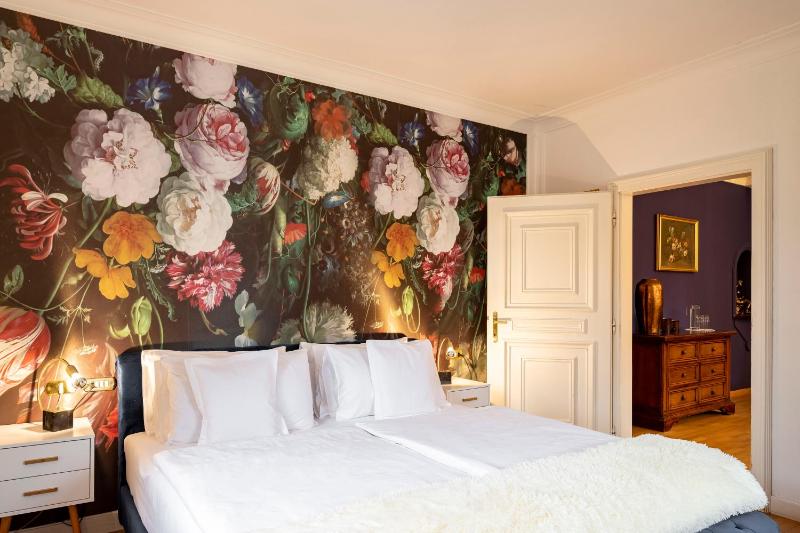 Junior Suite with Garden View image 1