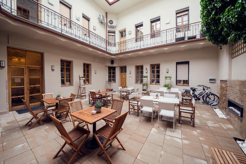 City Residence Apartment Hotel - image 11