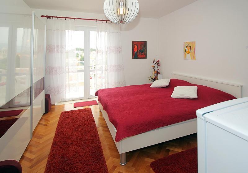 Studio with Balcony image 1