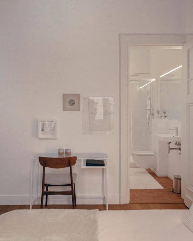 King Room image 4