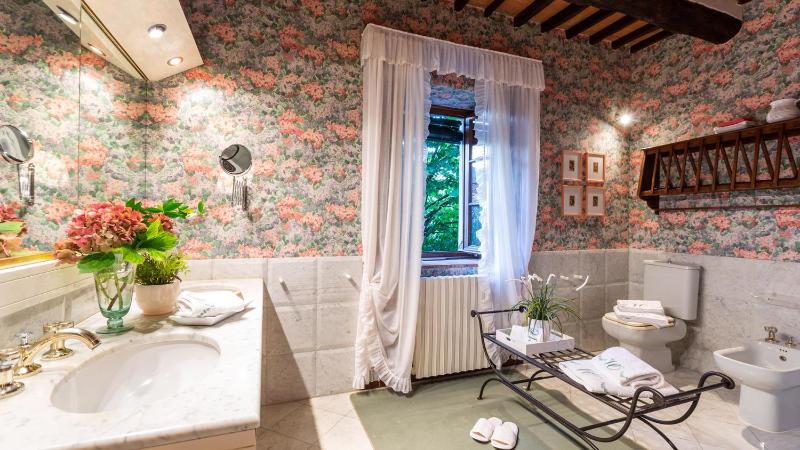 VILLA IL COLLE DI MORIANO 8 Emma Villas - image 12