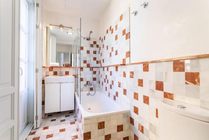 Three-Bedroom Apartment with Terrace image 2