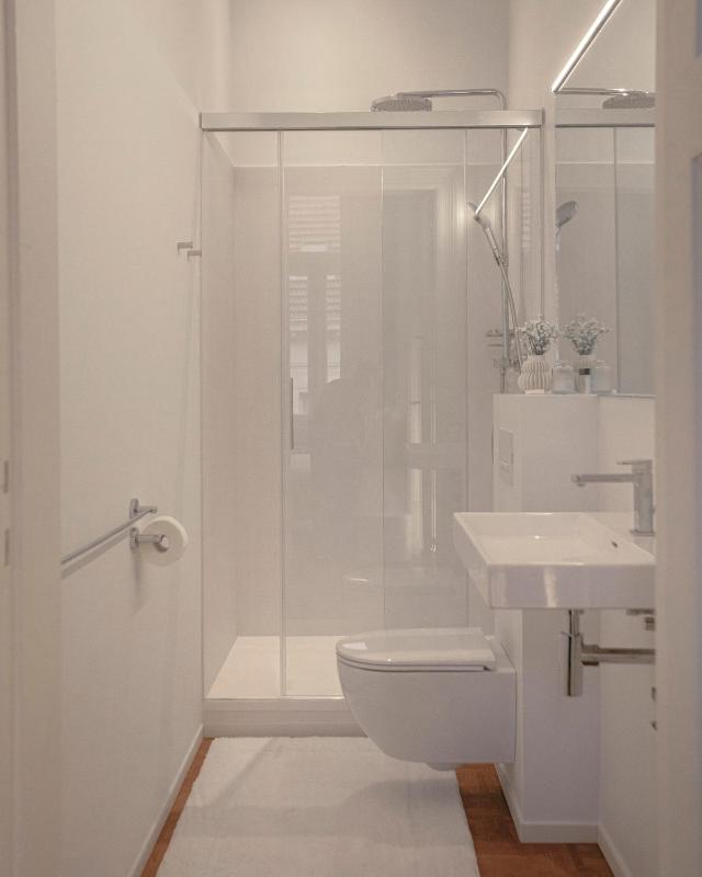 King Room image 2