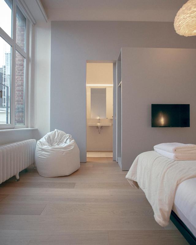 Superior King Room image 2