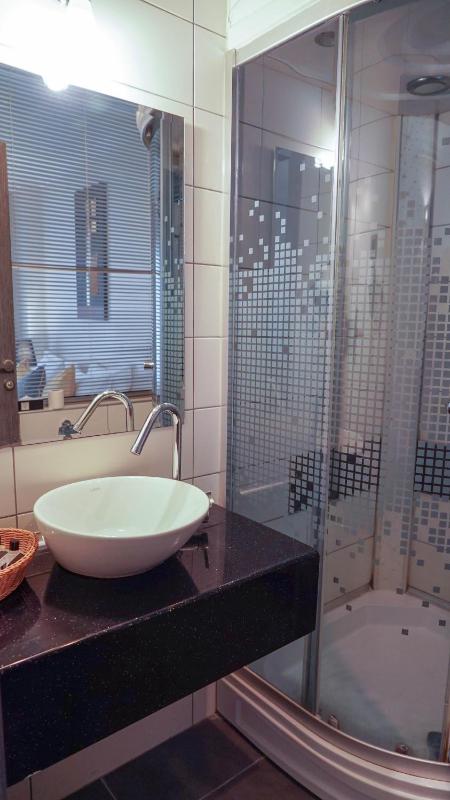 Budget Double or Twin Room image 3