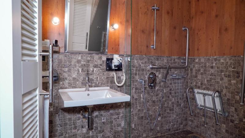 Double or Twin Room - Disability Access image 2