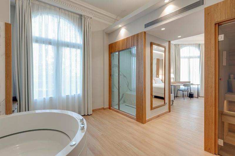 Suite Mirlo with Hammam, Hydromassage Bathtub and Sauna image 2
