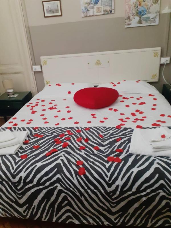 Double Room image 4