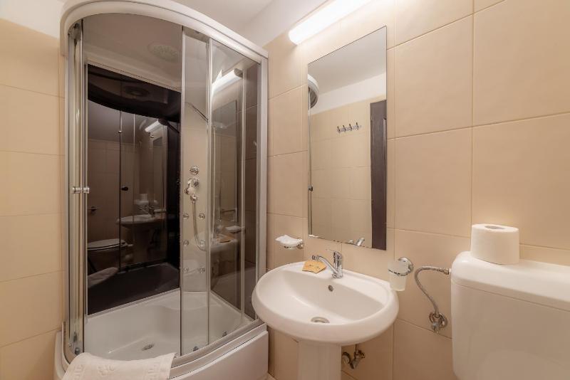 Standard Double Room image 4