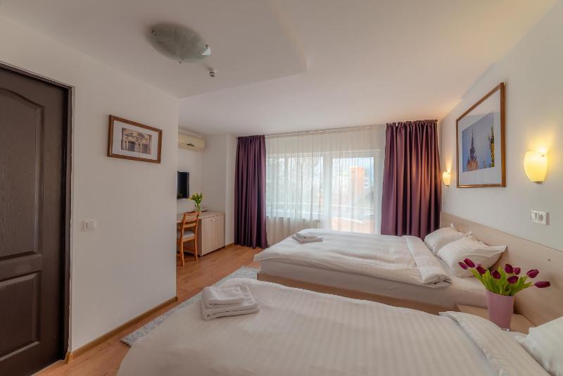 Double Room with Balcony (3 Adults) image 3