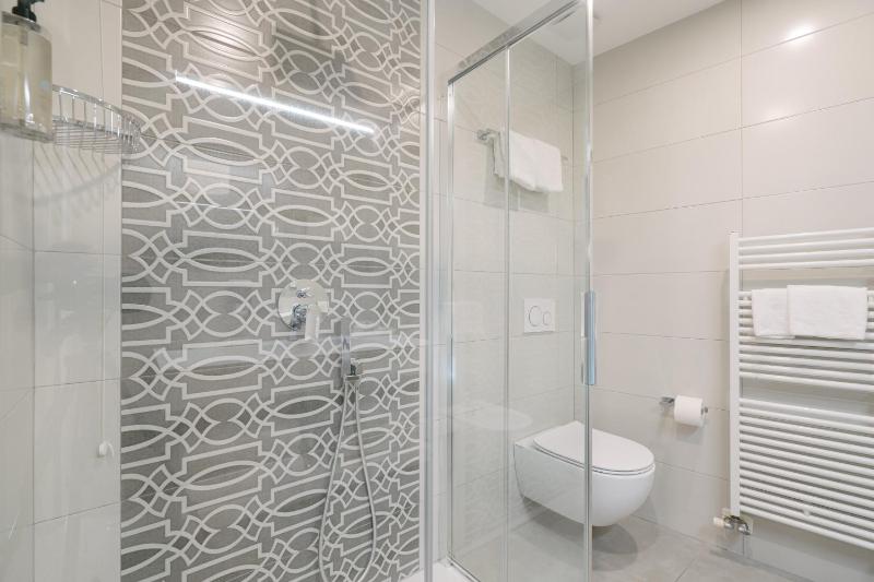 Suite - Separate Building image 2