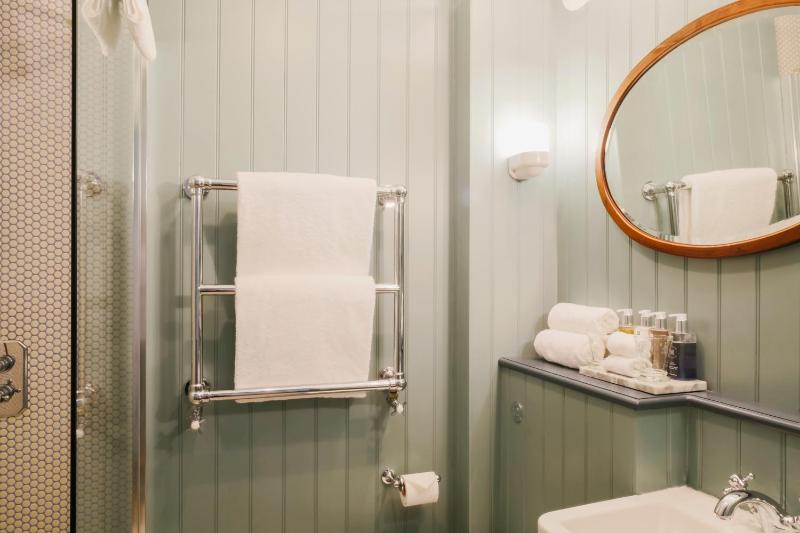 Merchants Manor Spa - image 48