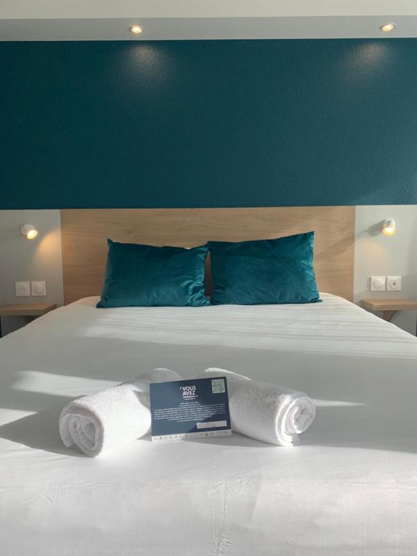 Double Room image 3