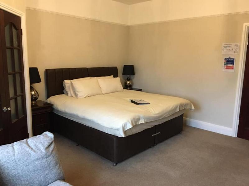 Superior Double or Twin Room with Garden View image 4