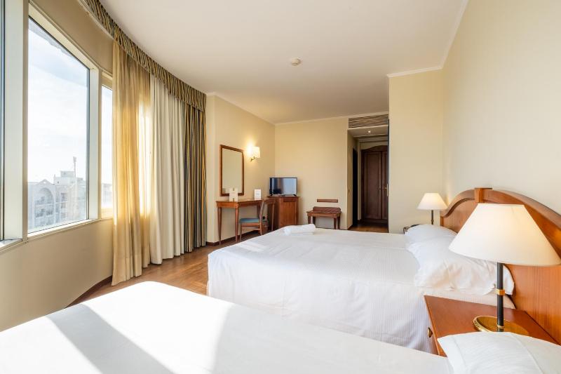 Hotel President - image 9