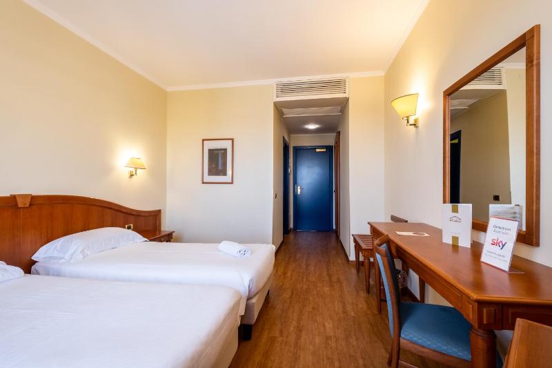 Hotel President - image 2