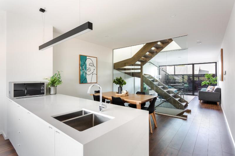 Little Grenfell Apartments by Urban Rest - image 3