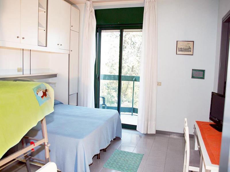Quadruple Room with Pool View image 3