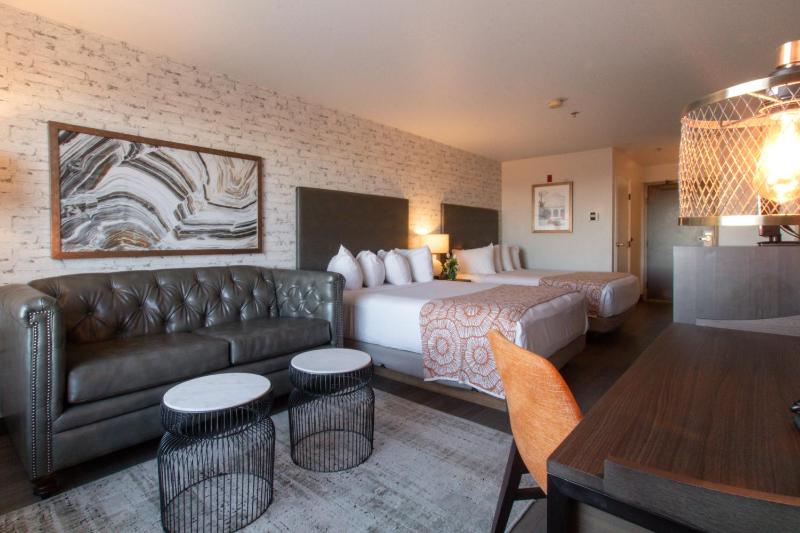 2 Queen Suite image 1