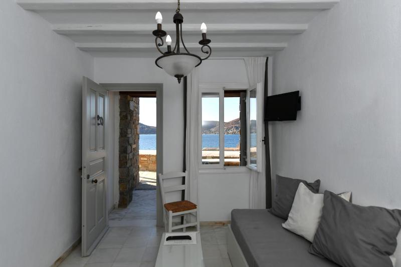 Standard Suite with Sea View image 3