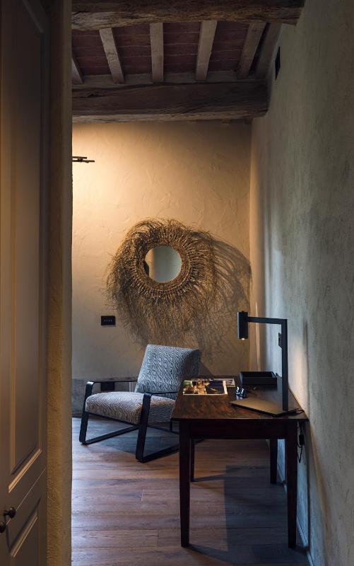 King Room with Balcony image 4