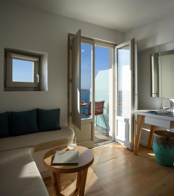 Standard Double Room with Caldera View image 3