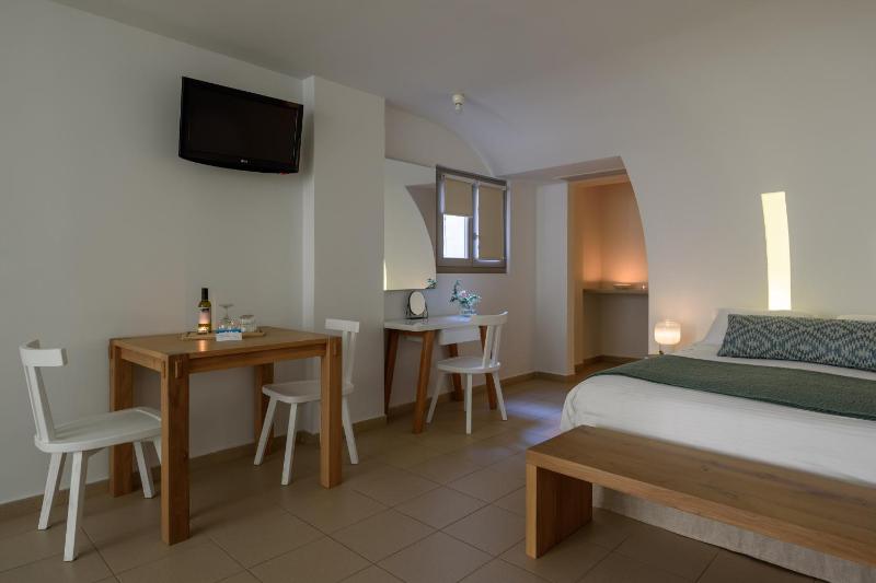 Panorama Suite with Caldera View image 4