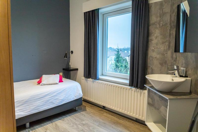 Triple Room image 2