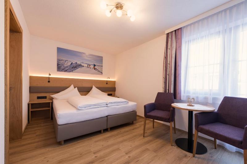 Double Room image 2