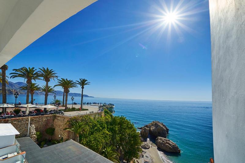 Double or Twin Room with Side Sea View image 1