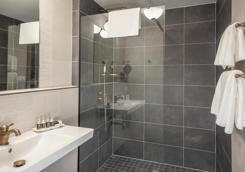 Deluxe Junior Suite with Balcony and Spa Access image 4
