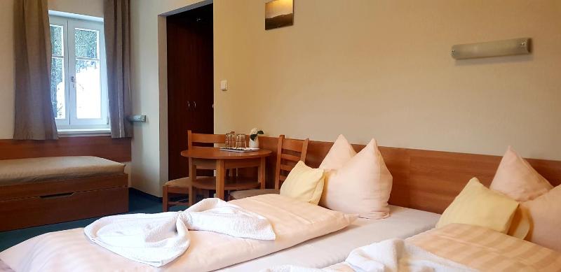 Triple Room image 2