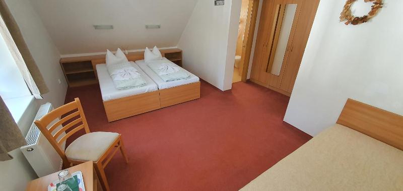 Triple Room image 2