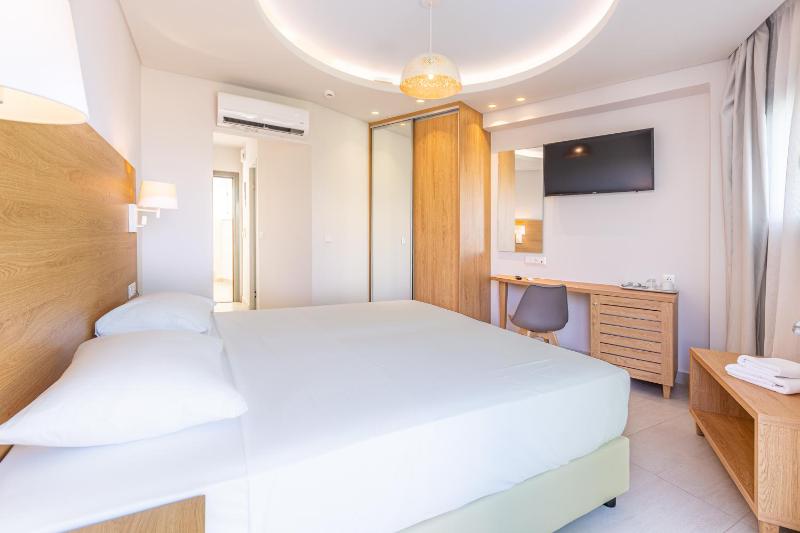 Superior Room with Garden View image 1