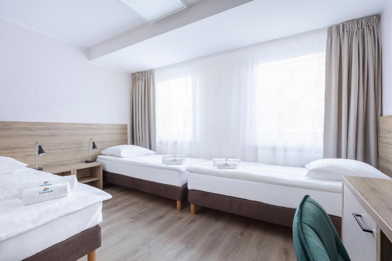 Superior Triple Room image 3
