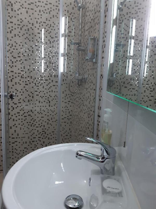 Single Room with Private Bathroom image 2