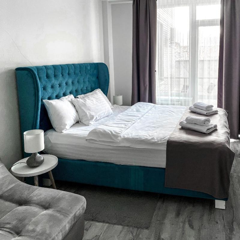 Deluxe Double Room with Balcony image 3