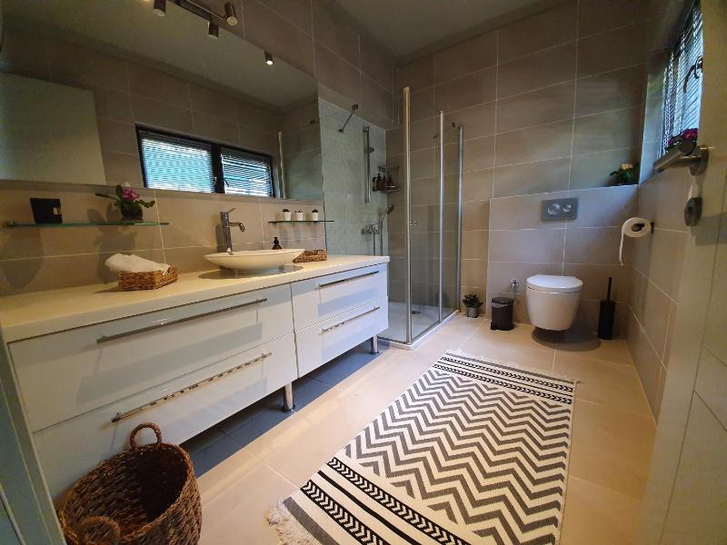 Chalet image 2