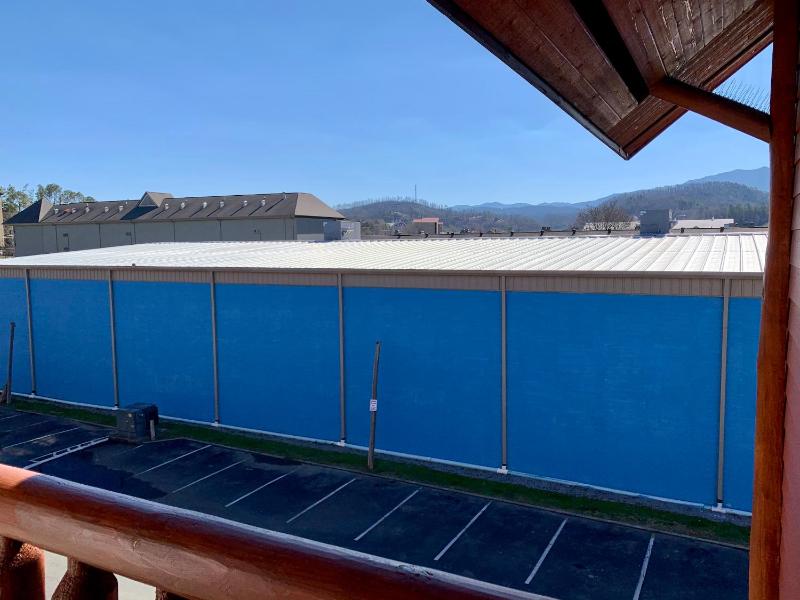 King Suite with Balcony image 3