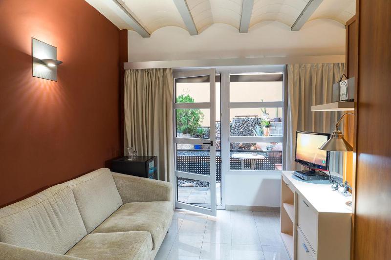 Rustic Double Room image 2