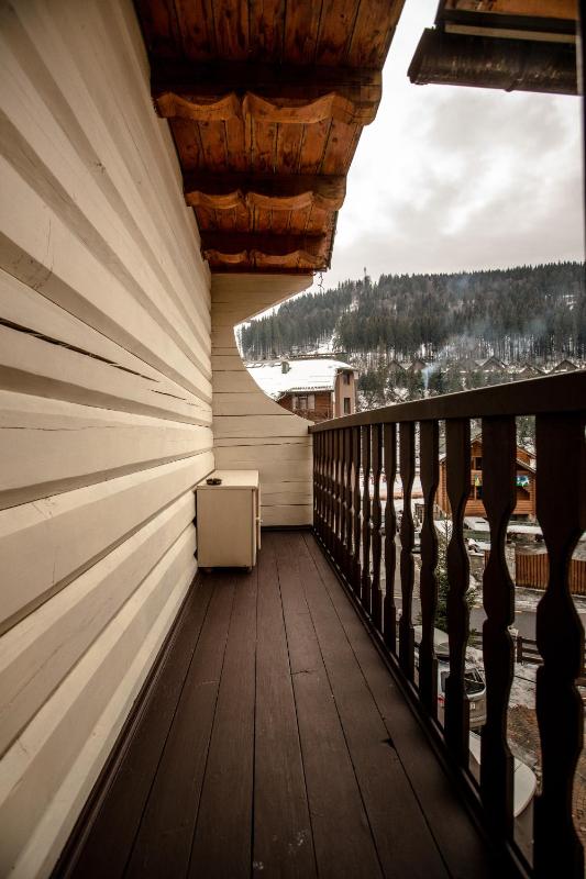 Junior Suite with Balcony image 4
