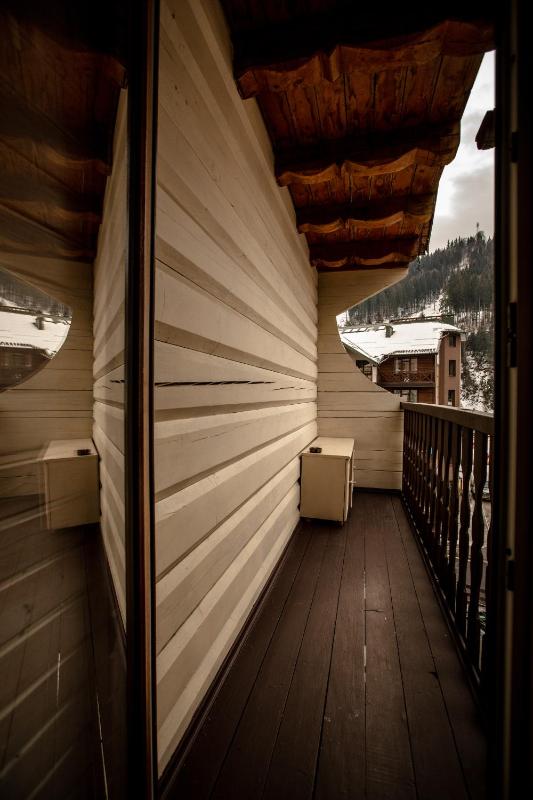 Junior Suite with Balcony image 2