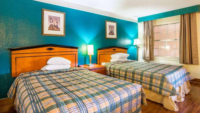 Suite Double Beds Smoking