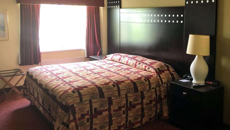 King Room - Non-Smoking