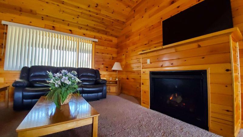 Two-Bedroom House (Non- Pet friendly) image 4