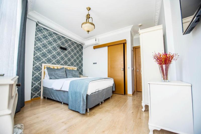 Deluxe Double Room with Balcony and Sea View image 1